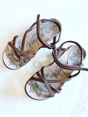 Trespass Kimbra Women’s Leather Outdoor Walking Sandals - Brown/Buck